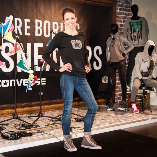 top-team-converse-54032632609F-C91E-F138-ECBA-0F42444C5127.jpg